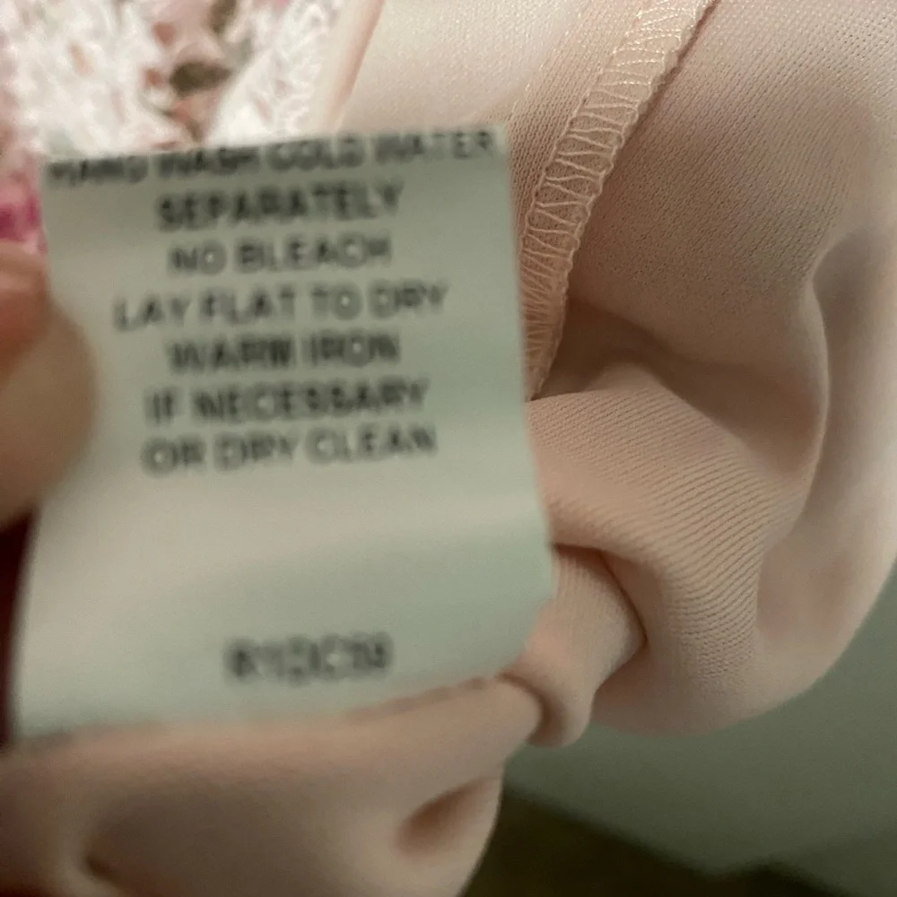 EUC! Rabbit Rabbit Rabbit Pink Floral Lace-Texture Long Sleeve Midi Dress Large - Picture 4 of 4